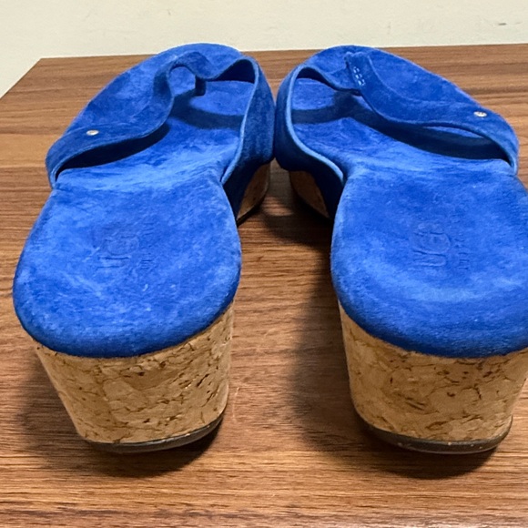 UGG Australia UMA Blue Suede Cork Wedge Woman’s Thong Sandals w/Studs. Size 9W. - Picture 5 of 10